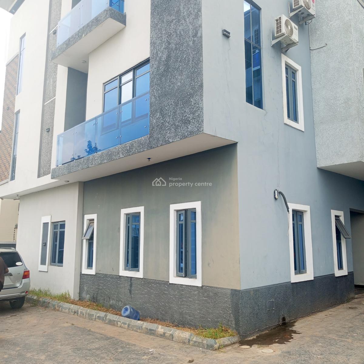 Sharp 2bedroom Apartment (downstairs) with a Swimming Pool, Lekki Pennusula Scheme 2, Lekki Phase 2, Lekki, Lagos, Flat / Apartment for Rent