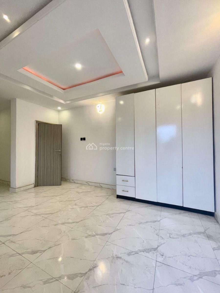 Elegant 3 Bedroom Terrace Duplex Plus Garage with a Room Bq, Yaba, Lagos, Terraced Duplex for Sale