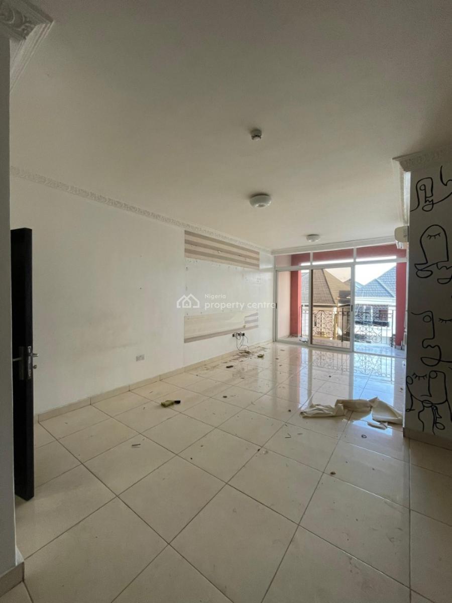 Spacious Serviced 3 Bedroom Apartment Upstairs (2nd Floor), Chevron Drive, Chevron, Lekki, Lagos, Flat / Apartment for Rent