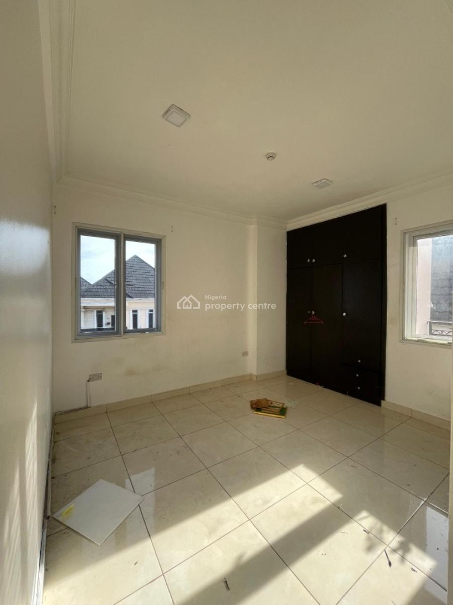 Spacious Serviced 3 Bedroom Apartment Upstairs (2nd Floor), Chevron Drive, Chevron, Lekki, Lagos, Flat / Apartment for Rent
