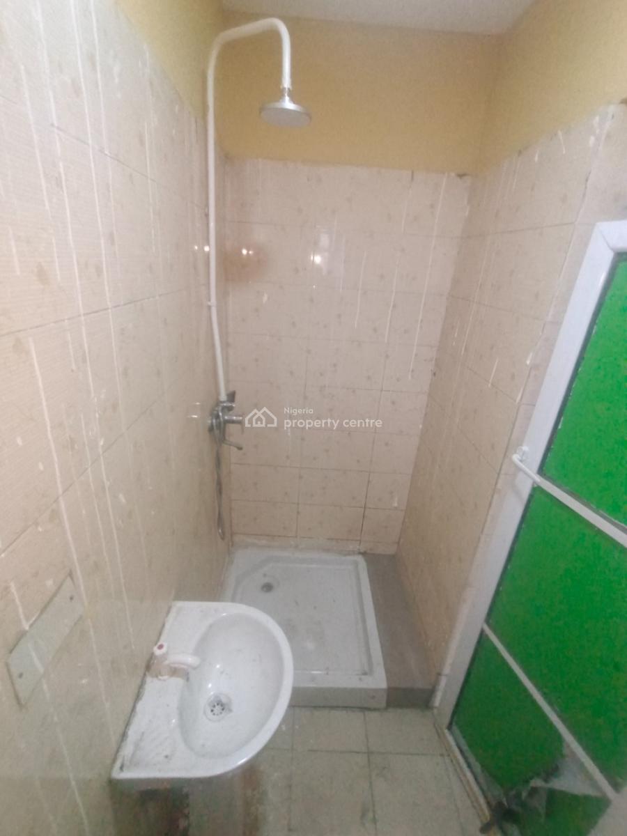 Luxury Spacious 3 Bedroom Flat Upstairs, Lagoon View Estate,opposite Catholic Church, Ado, Ajah, Lagos, House for Rent