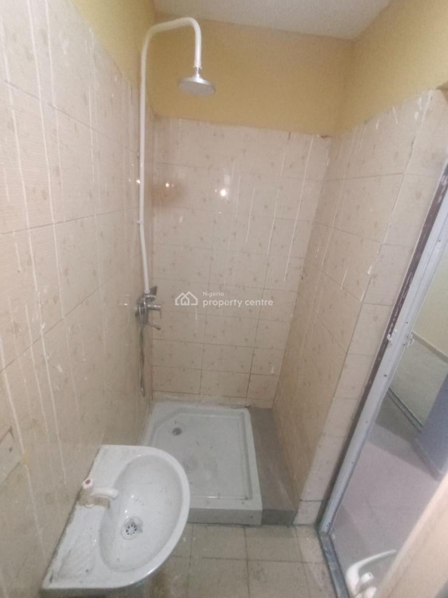 Luxury Spacious 3 Bedroom Flat Upstairs, Lagoon View Estate,opposite Catholic Church, Ado, Ajah, Lagos, House for Rent