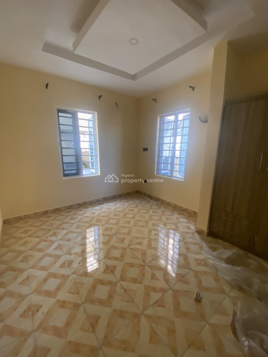 a Self Serviced Spacious 2 Bedrooms Flat, Downstairs, Osapa Estate, Osapa, Lekki, Lagos, Flat / Apartment for Rent