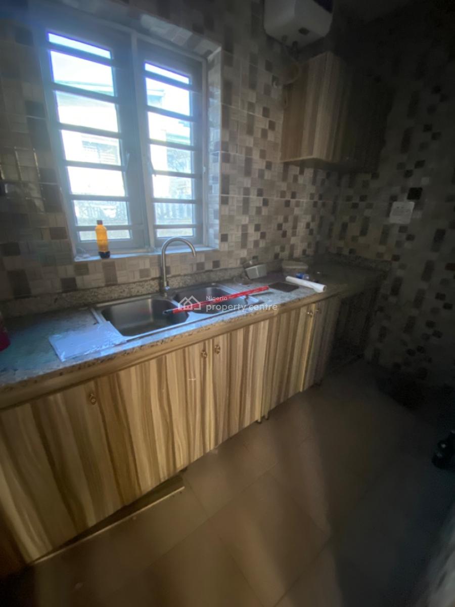 a Self Serviced Spacious 2 Bedrooms Flat, Downstairs, Osapa Estate, Osapa, Lekki, Lagos, Flat / Apartment for Rent