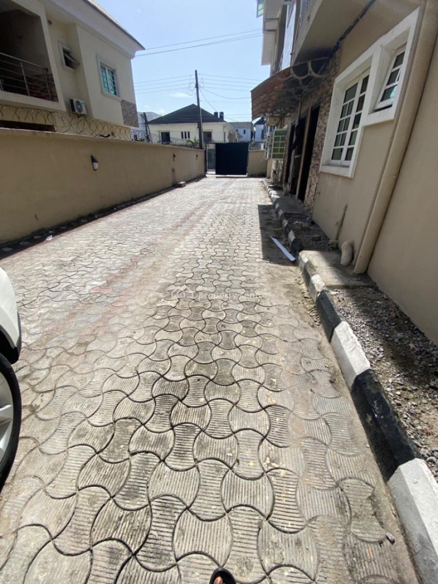 a Self Serviced Spacious 2 Bedrooms Flat, Downstairs, Osapa Estate, Osapa, Lekki, Lagos, Flat / Apartment for Rent