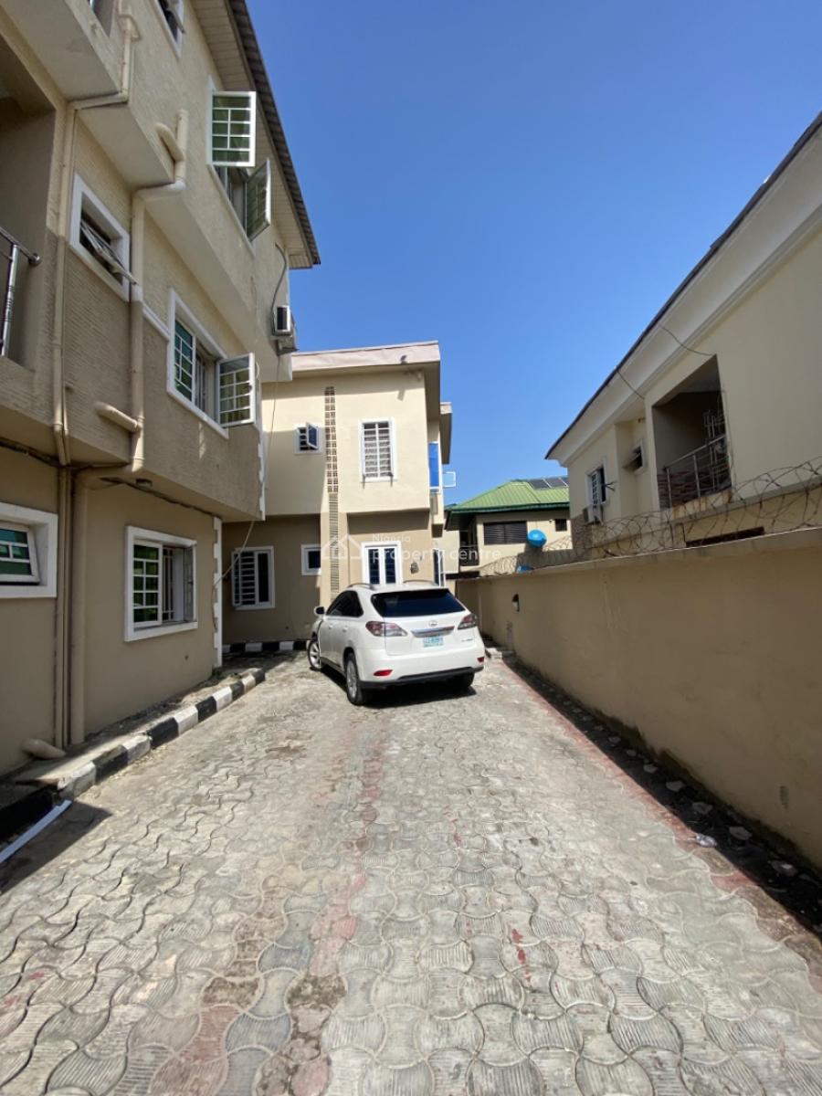 a Self Serviced Spacious 2 Bedrooms Flat, Downstairs, Osapa Estate, Osapa, Lekki, Lagos, Flat / Apartment for Rent