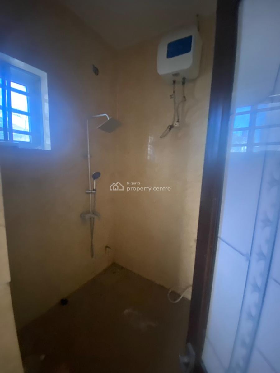a Self Serviced Spacious 2 Bedrooms Flat, Downstairs, Osapa Estate, Osapa, Lekki, Lagos, Flat / Apartment for Rent