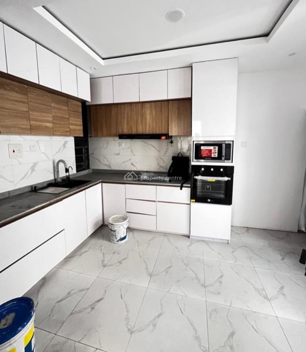 4 Bedroom Semi-detached with Bq, Ologolo, Lekki, Lagos, Semi-detached Duplex for Sale