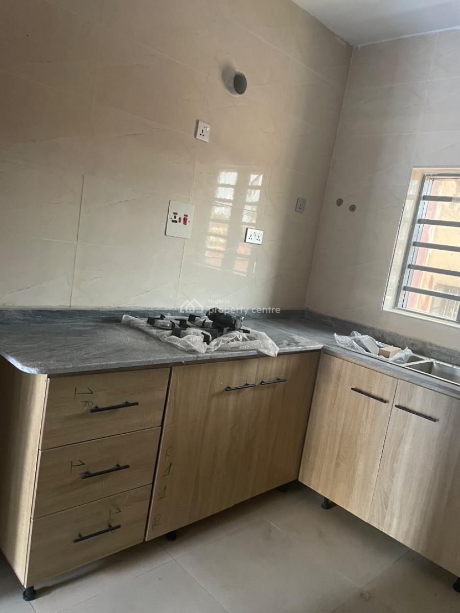 2 Bedroom, Iwaya, Yaba, Lagos, Flat / Apartment for Rent