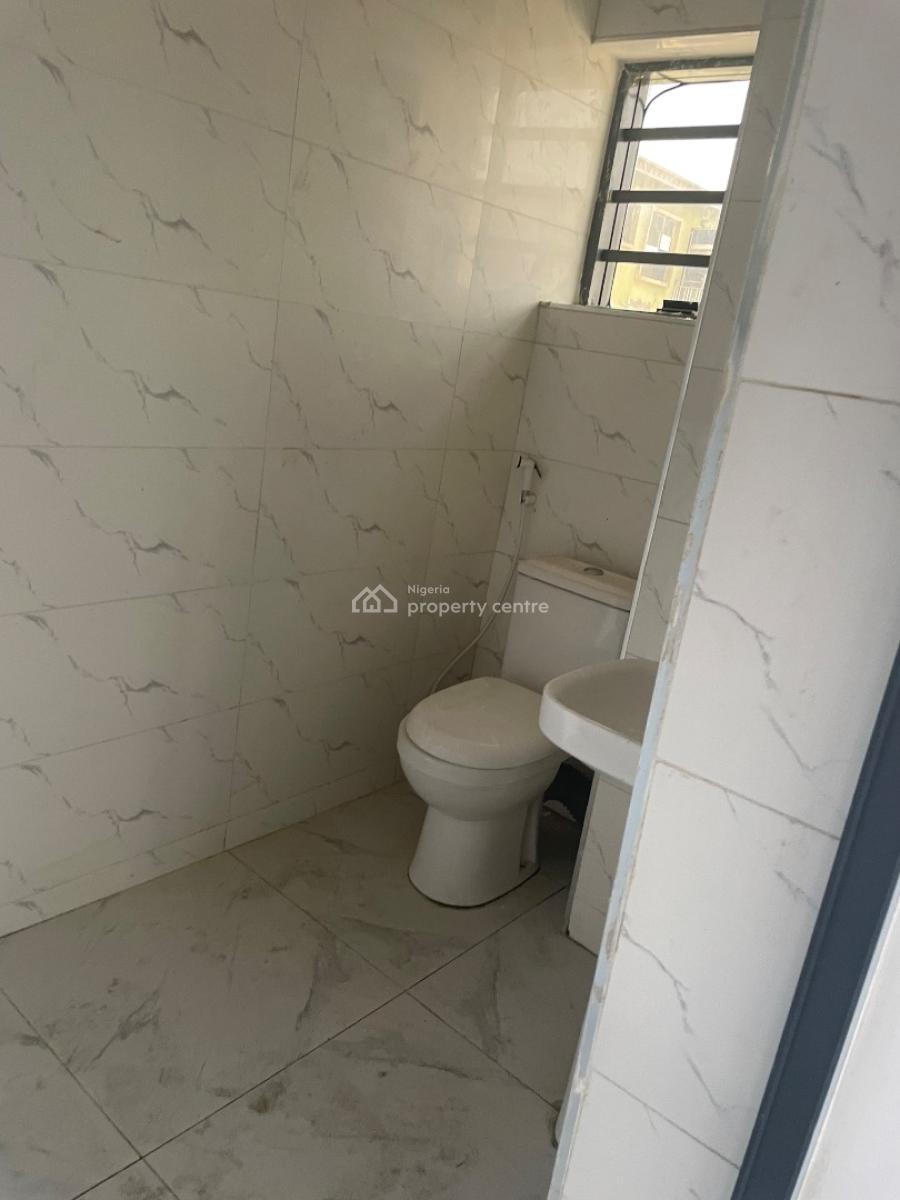 2 Bedroom, Iwaya, Yaba, Lagos, Flat / Apartment for Rent