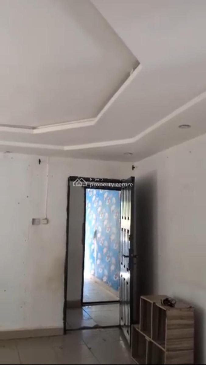 Lovely 3 Bedroom Flat, Soluyi, Gbagada, Lagos, Flat / Apartment for Rent