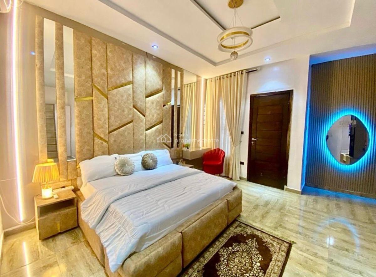 Luxurious One Bedroom, Ss Court Estate Gate 1, Inside Royal Pine Estate Gate 3. Orchid Lekki, Lekki, Lagos, Semi-detached Duplex Short Let
