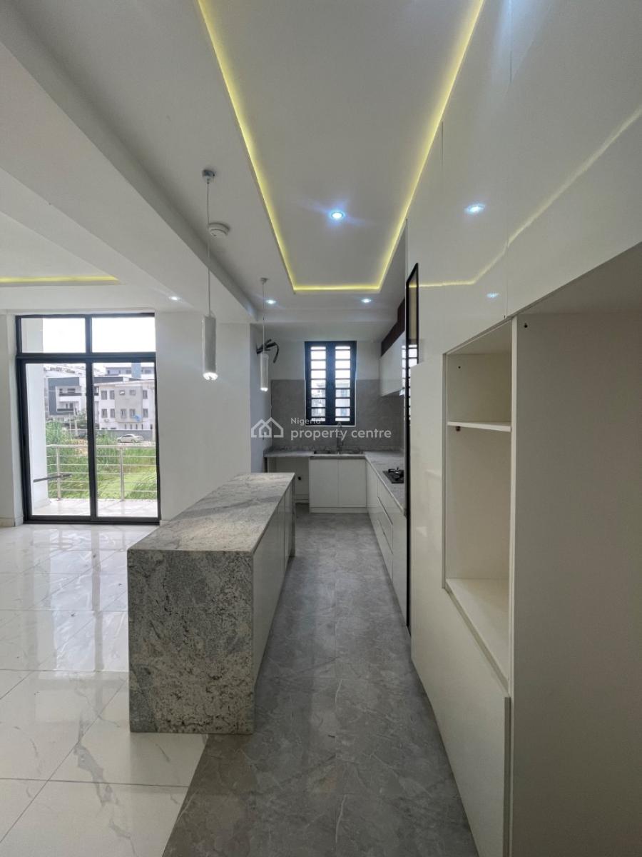 Alluringly Finished Luxury 2  Bedroom Apartment  in a Communal Space, Ikate, Lekki, Lagos, Flat / Apartment for Sale