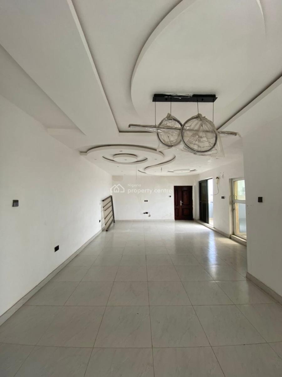 Spacious 2 Bedroom Apartment with Open Terrace Upstairs, Ologolo Jakande, Lekki, Lagos, Flat / Apartment for Rent