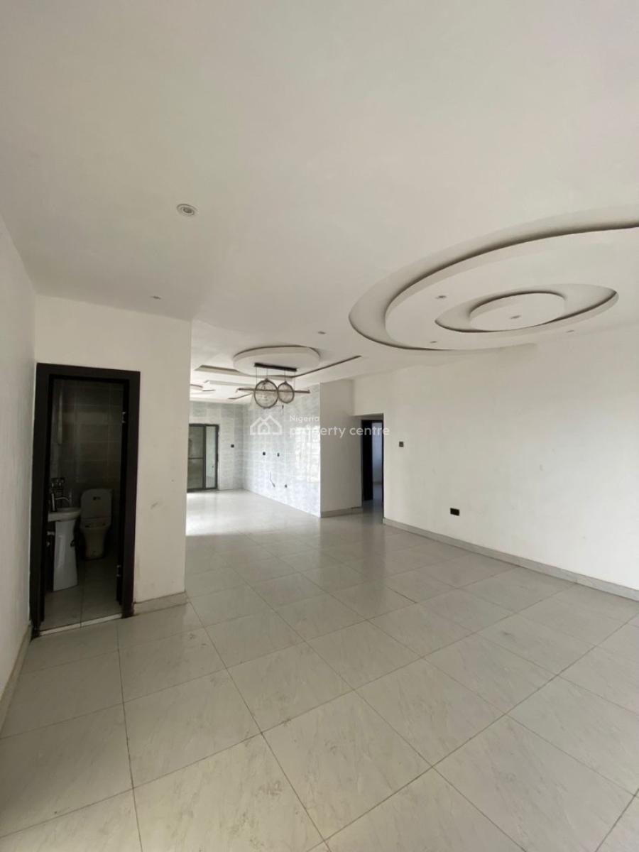 Spacious 2 Bedroom Apartment with Open Terrace Upstairs, Ologolo Jakande, Lekki, Lagos, Flat / Apartment for Rent