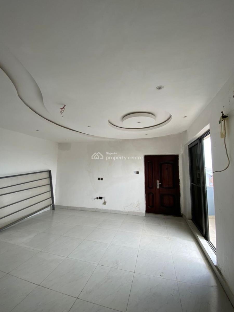 Spacious 2 Bedroom Apartment with Open Terrace Upstairs, Ologolo Jakande, Lekki, Lagos, Flat / Apartment for Rent