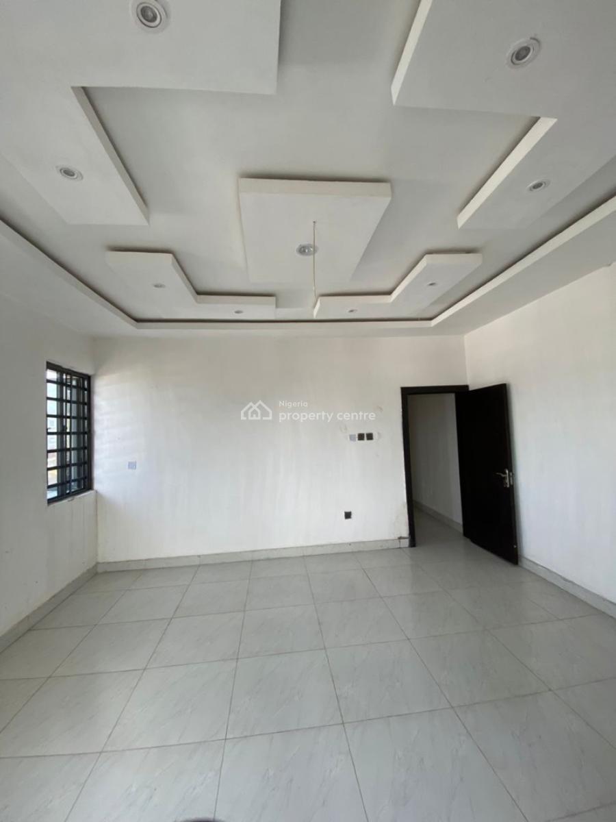 Spacious 2 Bedroom Apartment with Open Terrace Upstairs, Ologolo Jakande, Lekki, Lagos, Flat / Apartment for Rent