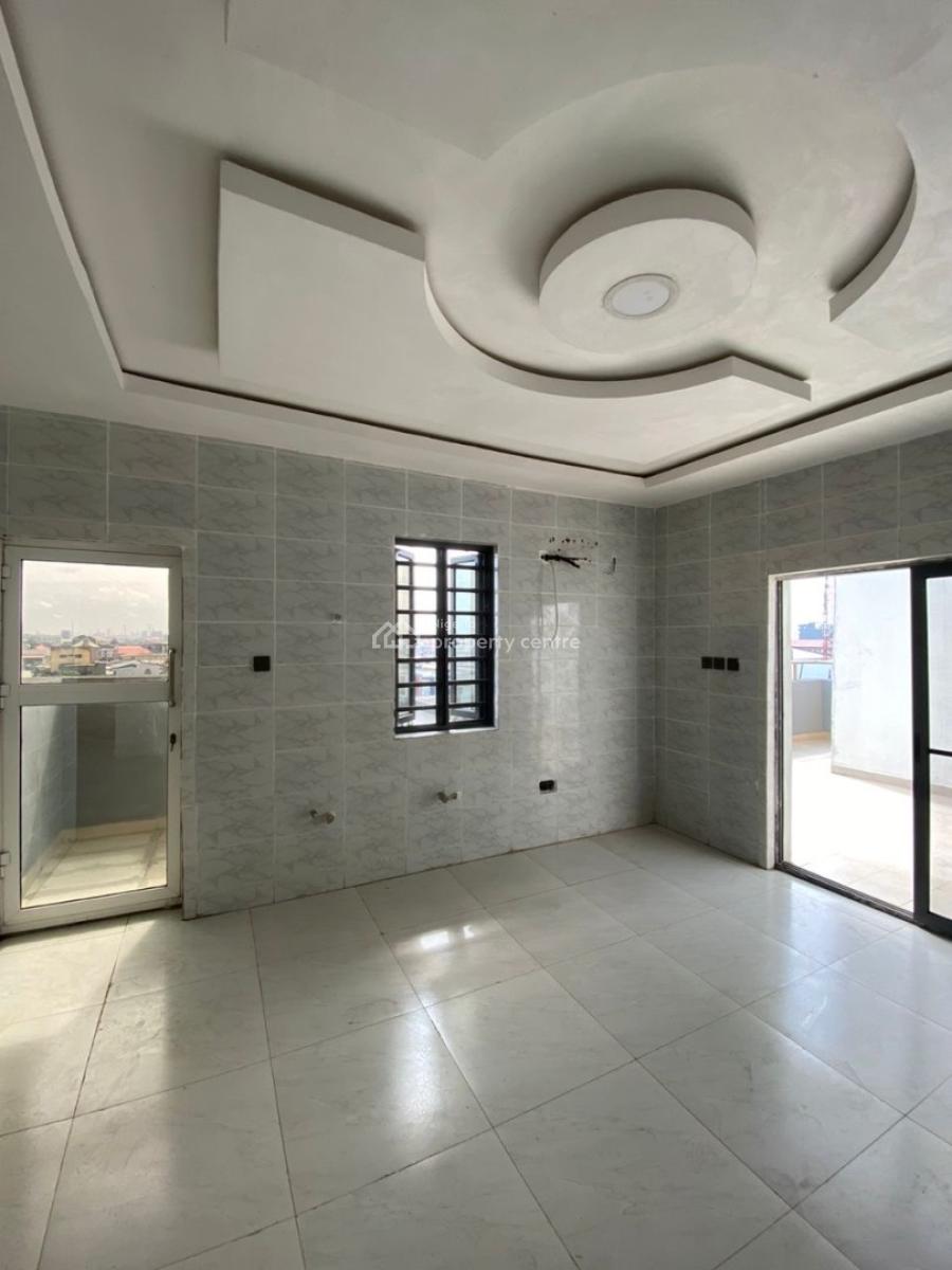 Spacious 2 Bedroom Apartment with Open Terrace Upstairs, Ologolo Jakande, Lekki, Lagos, Flat / Apartment for Rent