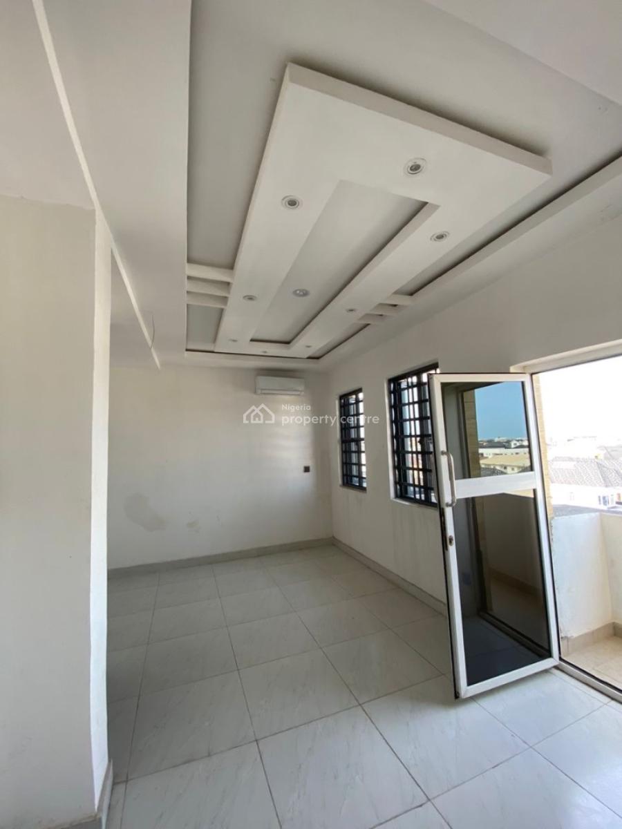 Spacious 2 Bedroom Apartment with Open Terrace Upstairs, Ologolo Jakande, Lekki, Lagos, Flat / Apartment for Rent