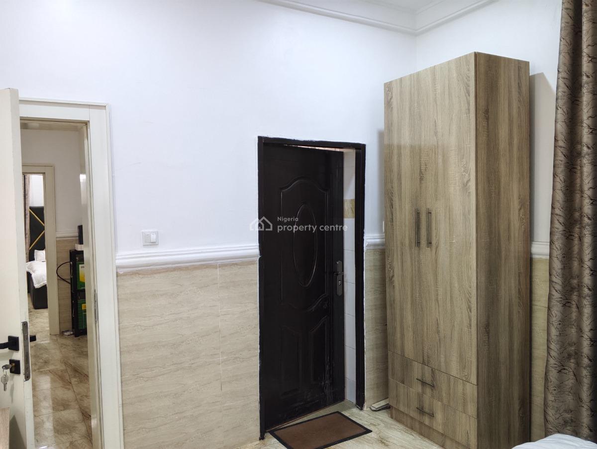 Furnished & Serviced 3 Bedrooms Flat, Femi Quadiri Street, Katampe (main), Katampe, Abuja, Flat / Apartment for Rent