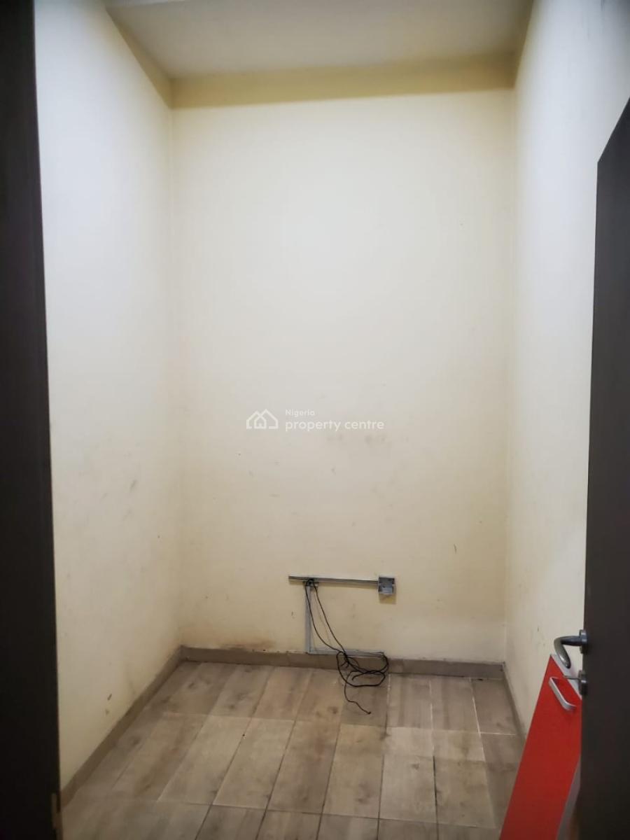 Newly Renovated 3 Bedroom Apartment. Video Available on Request., Oral Estate, Lekki, Lagos, Flat / Apartment for Rent