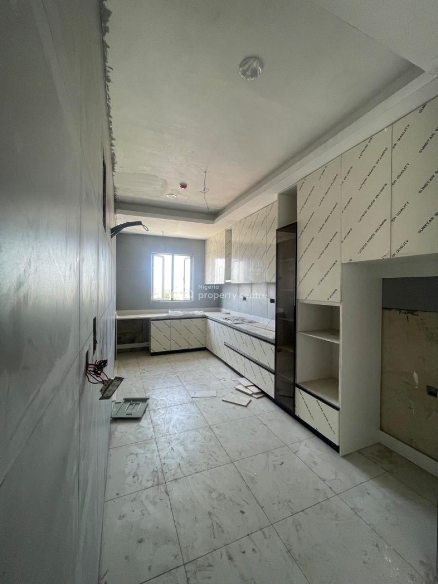 Spacious Luxury 2 Bedroom Apartment in a Communal Space for Grab, Ikate, Lekki, Lagos, Flat / Apartment for Sale