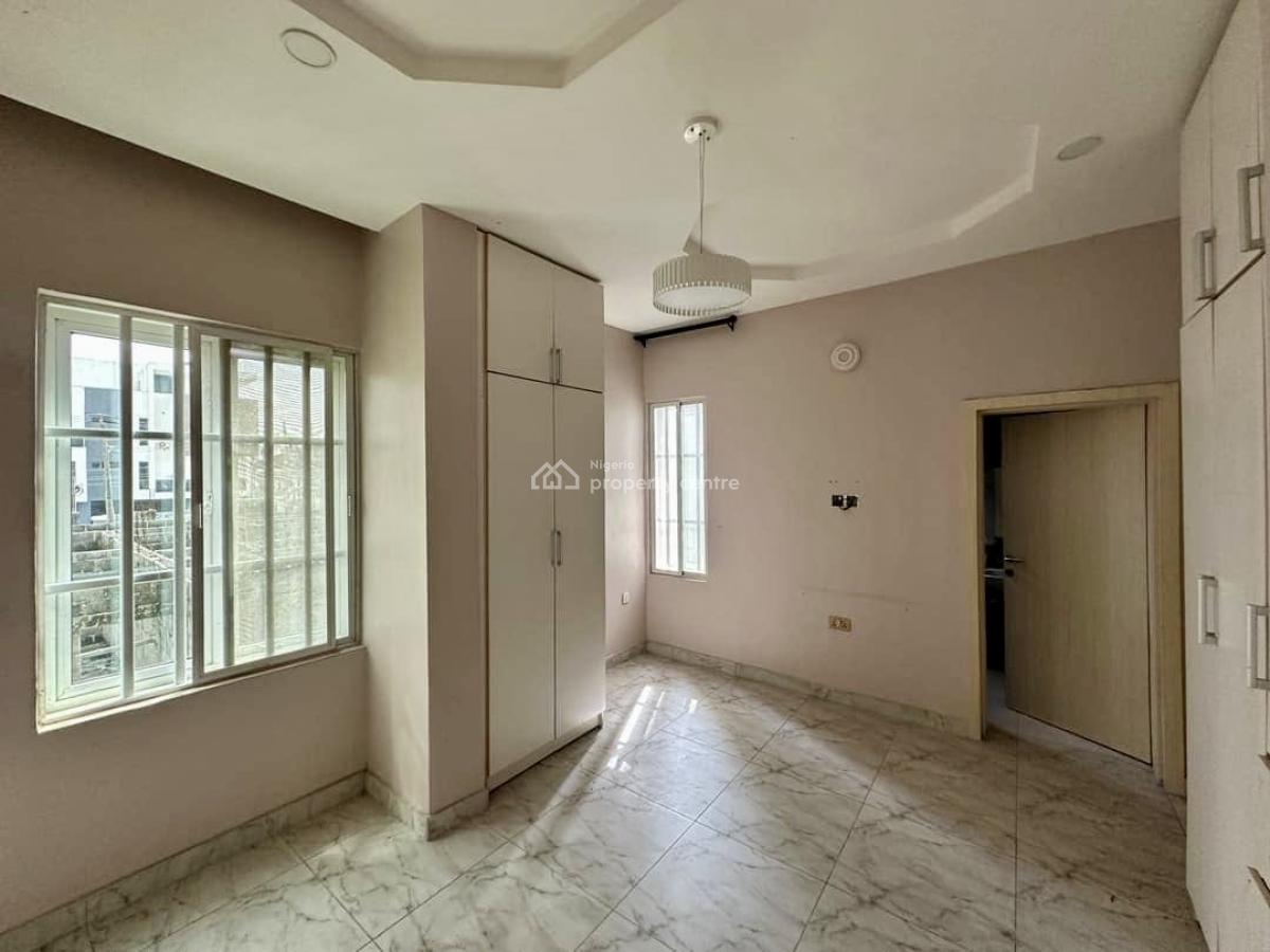 Spacious 3 Bedroom Apartment Available, Ikate, Lekki, Lagos, Flat / Apartment for Rent