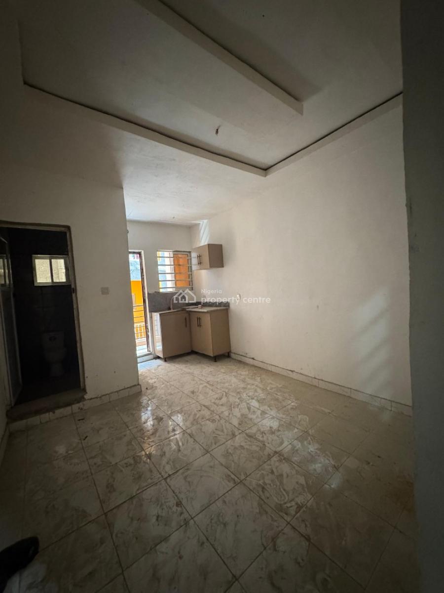 Newly Built Studio Apartments with Modern Facilities, Pedro Road, Shomolu, Lagos, Flat / Apartment for Sale