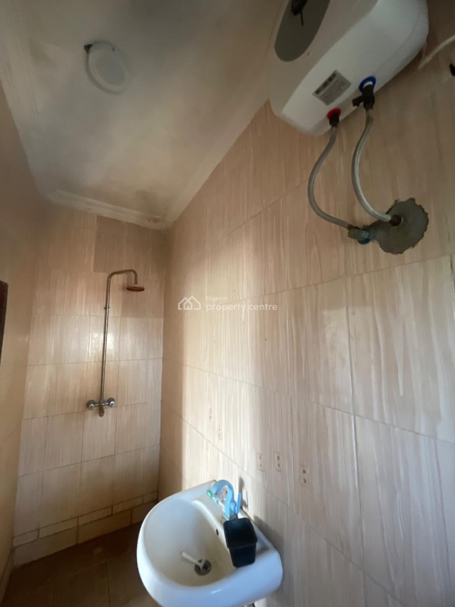 Beautiful 2 Bedroom Upstairs Very Spacious, Badore, Ajah, Lagos, House for Rent