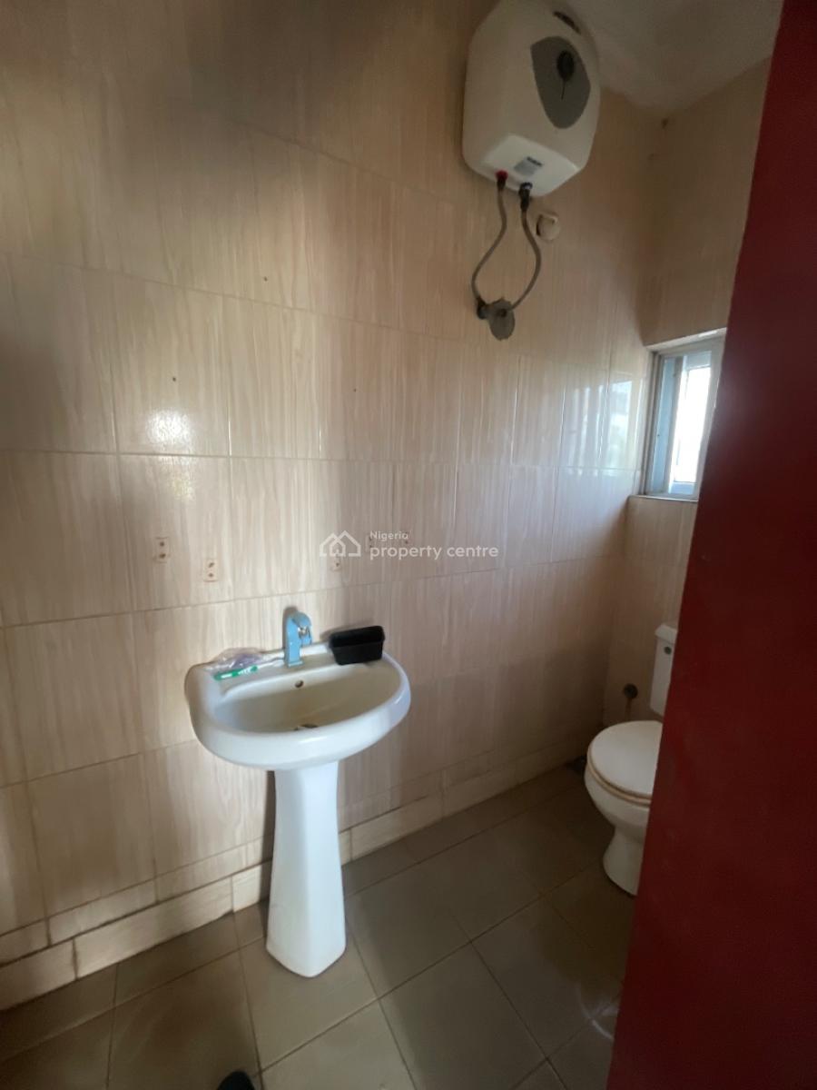 Beautiful 2 Bedroom Upstairs Very Spacious, Badore, Ajah, Lagos, House for Rent