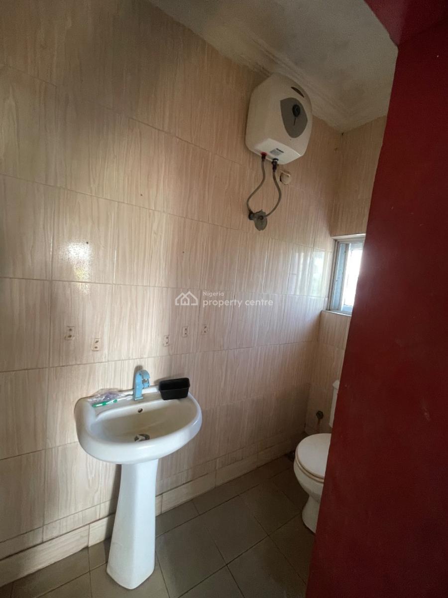 Beautiful 2 Bedroom Upstairs Very Spacious, Badore, Ajah, Lagos, House for Rent