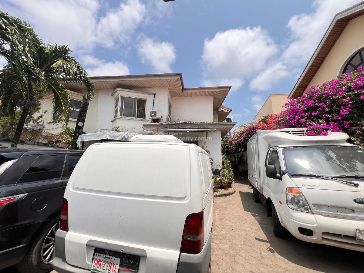 a Newly Renovated 4 Bedroom Detached with Detached 2 Rooms Bq, Yeyeolofin Street, Behind Access Bank on Admiralty, Lekki Phase 1, Lekki, Lagos, House for Rent