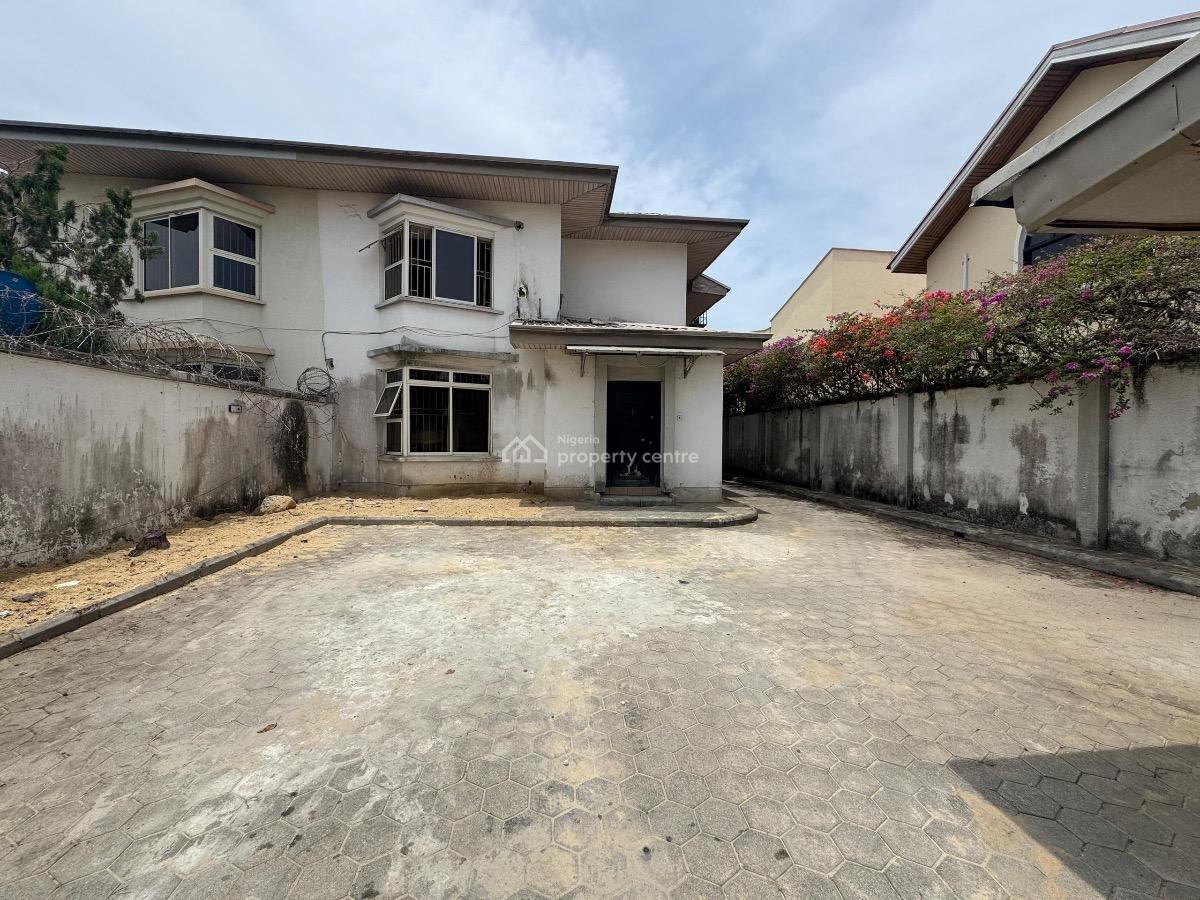 a Newly Renovated 4 Bedroom Detached with Detached 2 Rooms Bq, Yeyeolofin Street, Behind Access Bank on Admiralty, Lekki Phase 1, Lekki, Lagos, House for Rent