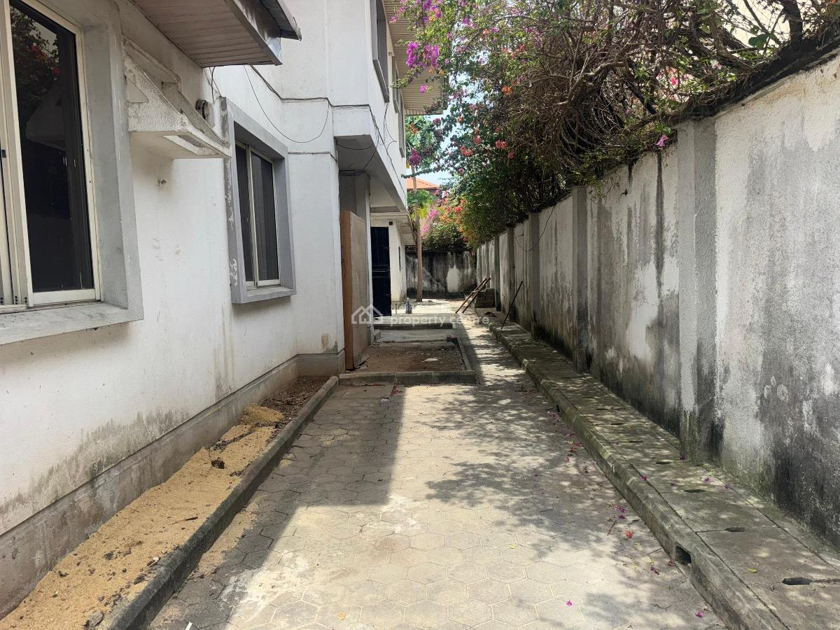 a Newly Renovated 4 Bedroom Detached with Detached 2 Rooms Bq, Yeyeolofin Street, Behind Access Bank on Admiralty, Lekki Phase 1, Lekki, Lagos, House for Rent