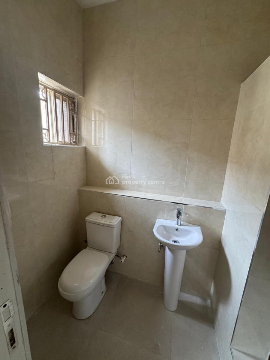 a Newly Renovated 4 Bedroom Detached with Detached 2 Rooms Bq, Yeyeolofin Street, Behind Access Bank on Admiralty, Lekki Phase 1, Lekki, Lagos, House for Rent