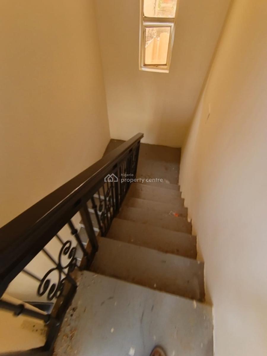 3 Bedroom Flat Upstairs, Majek, Sangotedo, Ajah, Lagos, Flat / Apartment for Rent