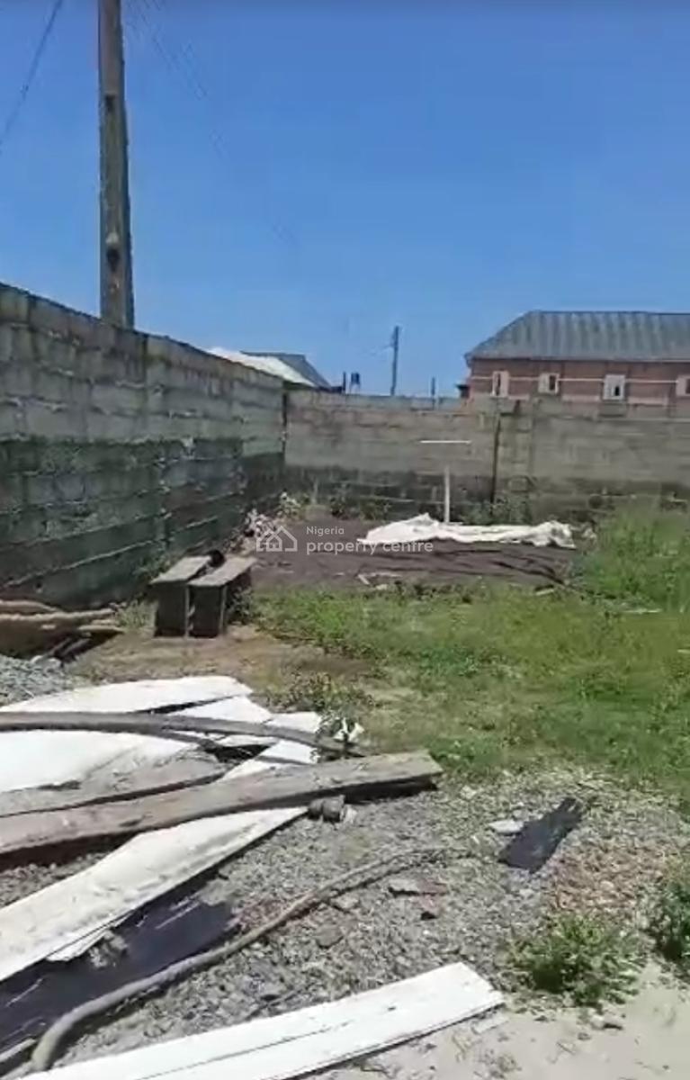 Distress Full Plot of Land Fenced and Gated, Bogije, Ibeju Lekki, Lagos, Mixed-use Land for Sale
