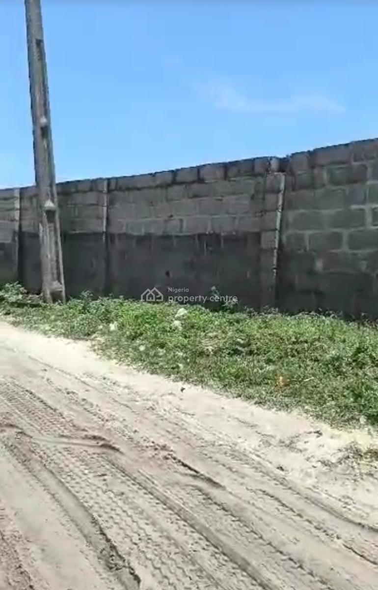 Distress Full Plot of Land Fenced and Gated, Bogije, Ibeju Lekki, Lagos, Mixed-use Land for Sale