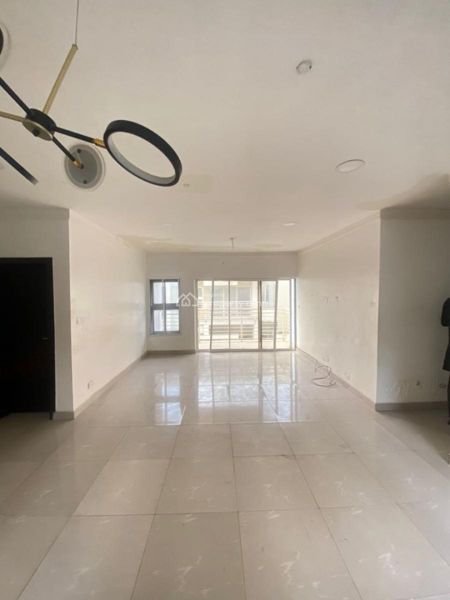 Spacious 3 Bedroom Apartment, Orchid Road, Lekki, Lagos, Flat / Apartment for Rent