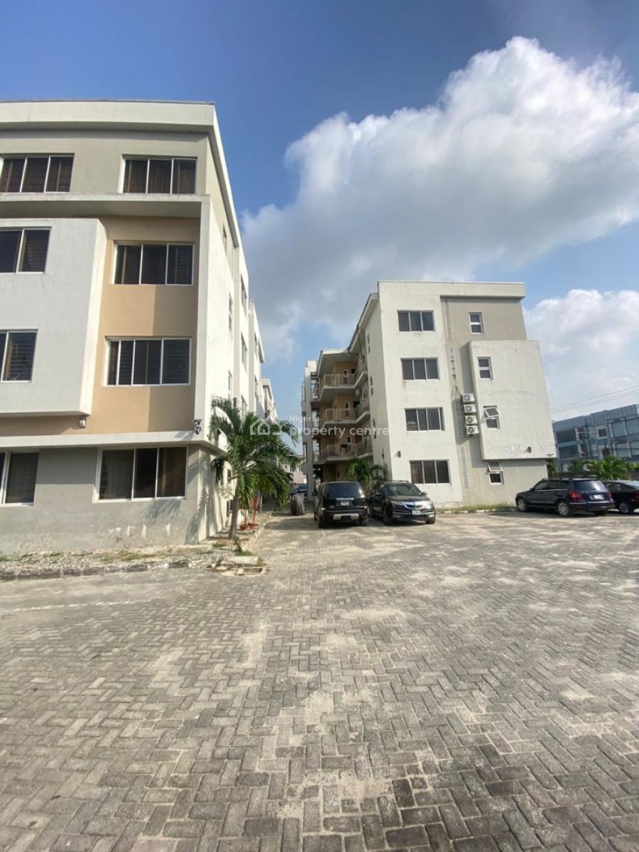 Spacious 3 Bedroom Apartment, Orchid Road, Lekki, Lagos, Flat / Apartment for Rent