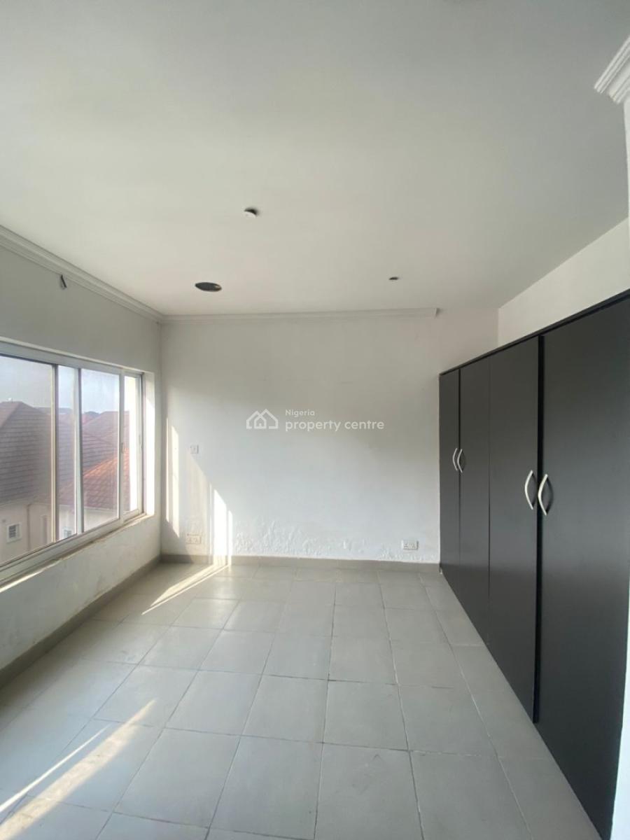 Spacious 3 Bedroom Apartment, Orchid Road, Lekki, Lagos, Flat / Apartment for Rent