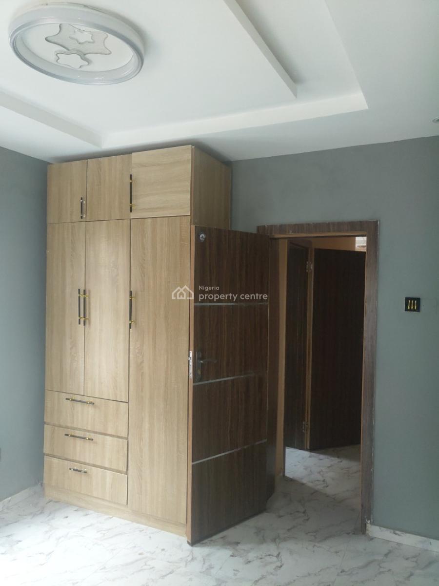 1 Bedroom Flat, Omole Phase 2, Ikeja, Lagos, Mini Flat (room and Parlour) for Rent