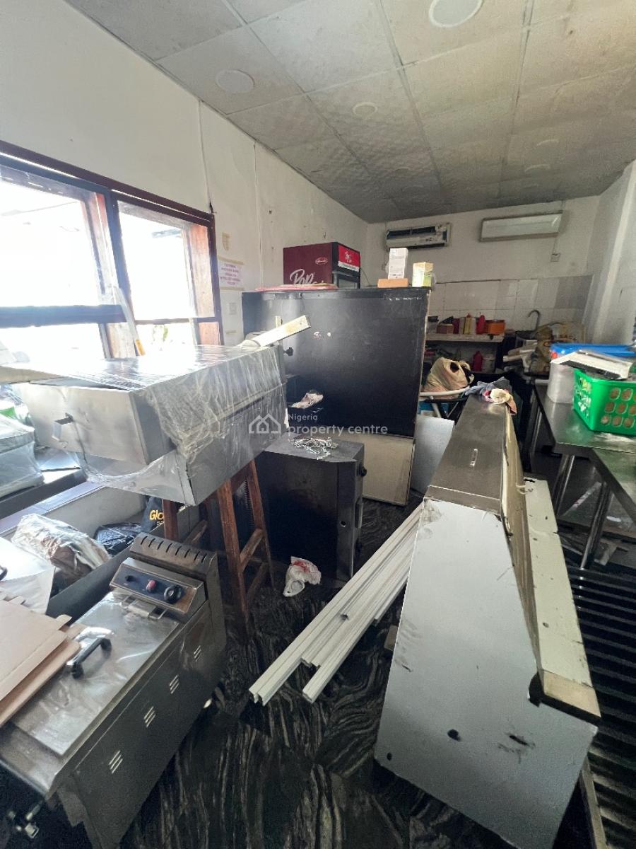Shop Space on Fola Oshibo Good for Cafe Smoothies at Lekki Phase 1, Fola Oshibo Road Lekki Phase 1, Lekki Phase 1, Lekki, Lagos, Shop for Rent