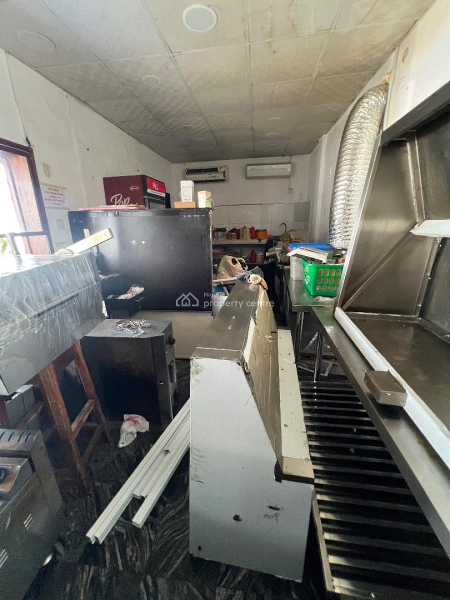 Shop Space on Fola Oshibo Good for Cafe Smoothies at Lekki Phase 1, Fola Oshibo Road Lekki Phase 1, Lekki Phase 1, Lekki, Lagos, Shop for Rent