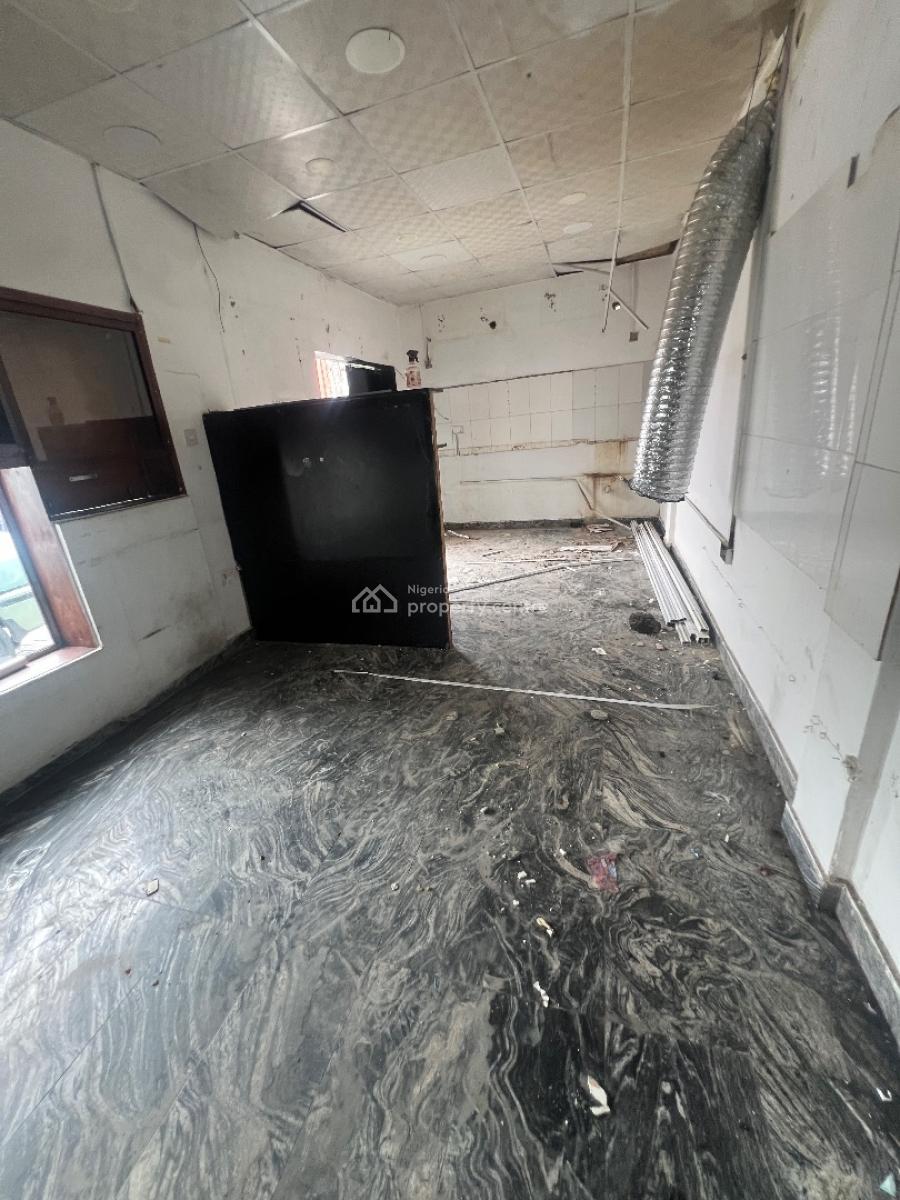 Shop Space, Good for Cafe Smoothies, Fola Oshibo Road, Lekki Phase 1, Lekki, Lagos, Restaurant / Bar for Rent