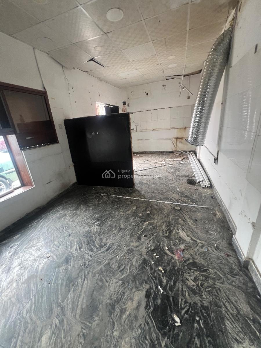 Shop Space, Good for Cafe Smoothies, Fola Oshibo Road, Lekki Phase 1, Lekki, Lagos, Restaurant / Bar for Rent