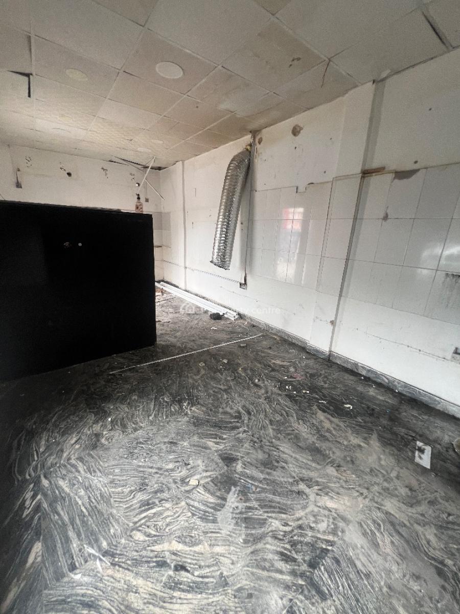 Shop Space, Good for Cafe Smoothies, Fola Oshibo Road, Lekki Phase 1, Lekki, Lagos, Restaurant / Bar for Rent