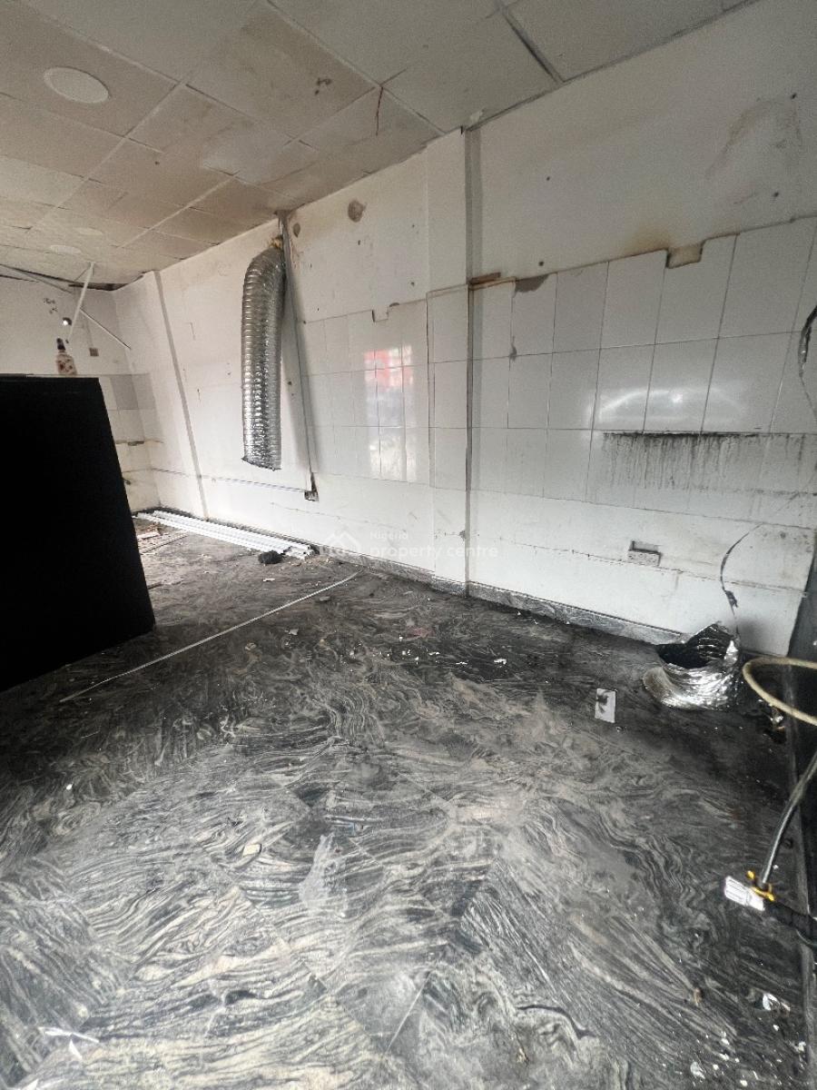 Shop Space, Good for Cafe Smoothies, Fola Oshibo Road, Lekki Phase 1, Lekki, Lagos, Restaurant / Bar for Rent