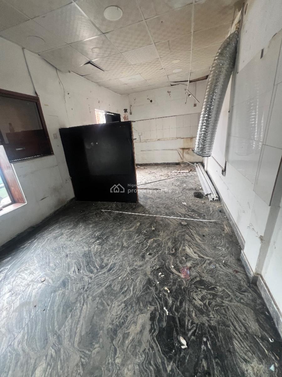 Shop Space, Good for Cafe Smoothies, Fola Oshibo Road, Lekki Phase 1, Lekki, Lagos, Restaurant / Bar for Rent