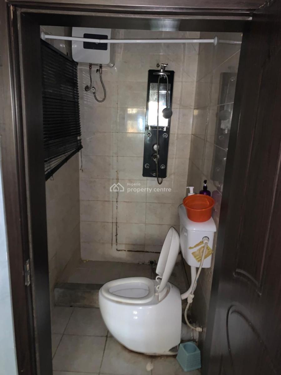 Four Bedroom Flat, Upstairs., Gra Phase 2, Magodo, Lagos, Flat / Apartment for Rent
